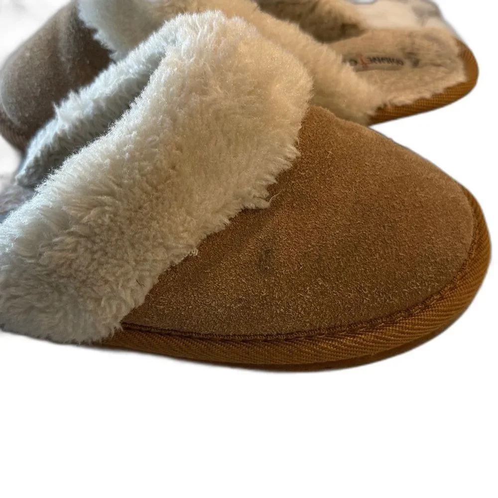 Minnetonka Kids’ Carefree Scuff Slipper Slide GUC. Size 1